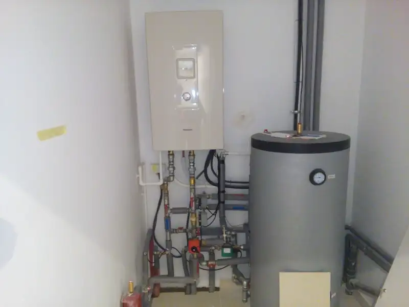 Instalacje - piec gazowy ze zbiornikiem na wode